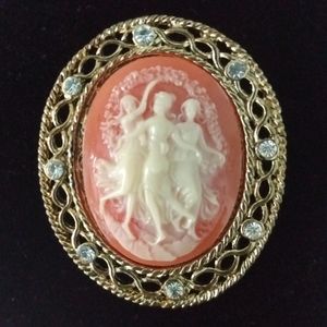 Vintage Cameo Costume Brooch